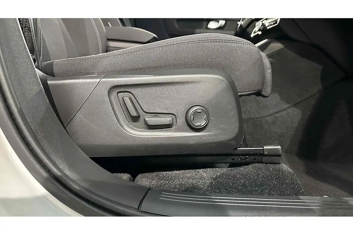 2023-volvo-c40-e-recharge-plus-228bhp-big-33