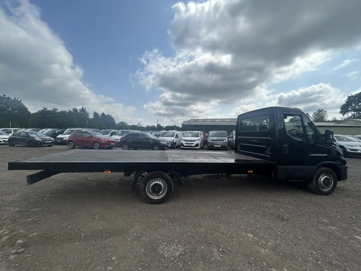 2019-iveco-daily-s-class-23td-35s14-3450-eu6-chassis-cab-hi-matic-big-3