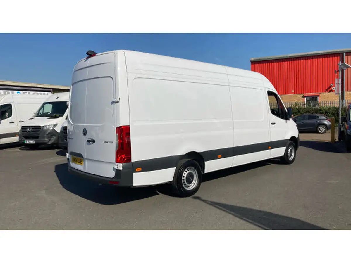 2024-mercedes-benz-sprinter-20cdi-315-l3h2-pro-eco-gear-big-9