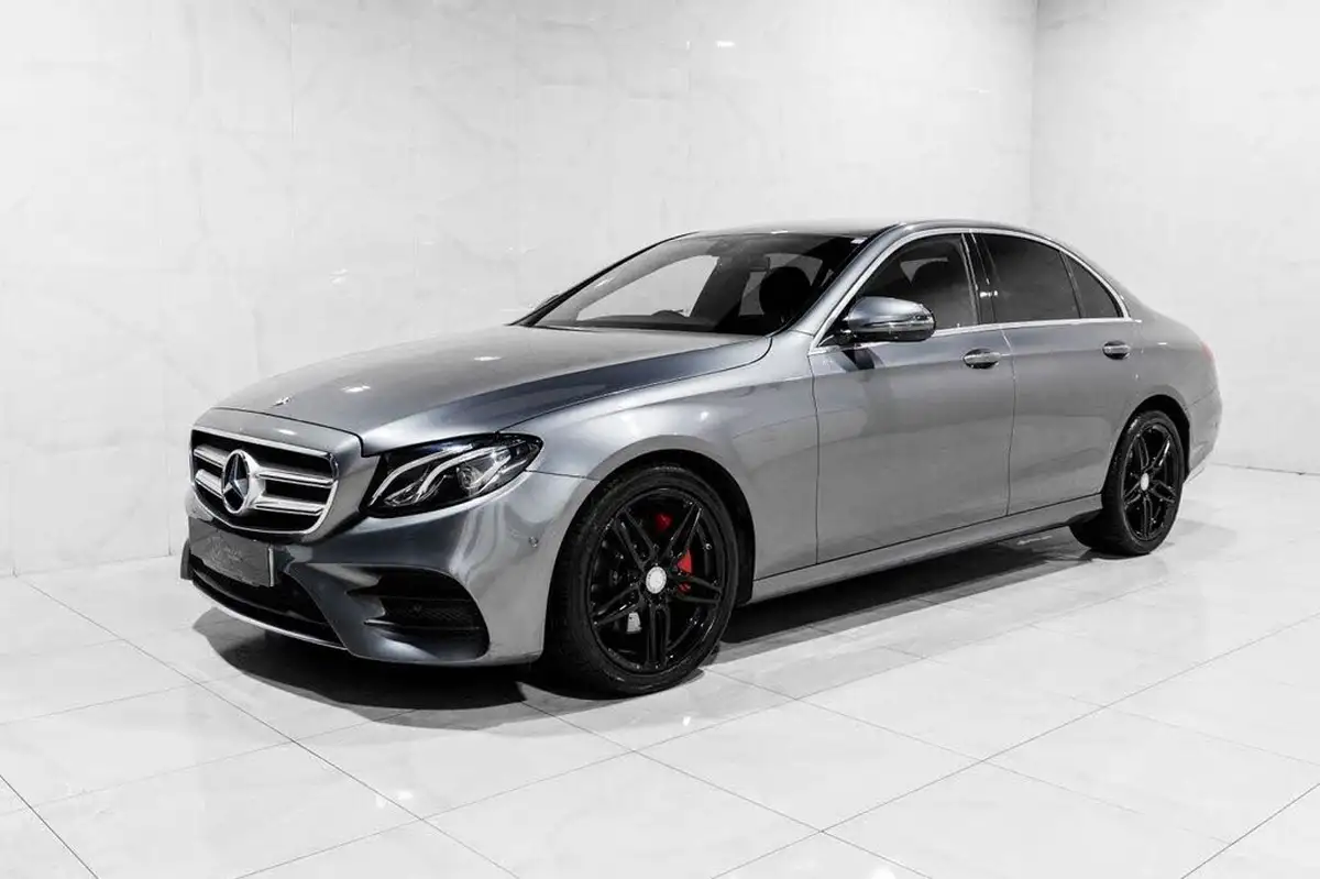 2016-mercedes-benz-e-class-20d-e220d-amg-line-ss-saloon-4d-big-33