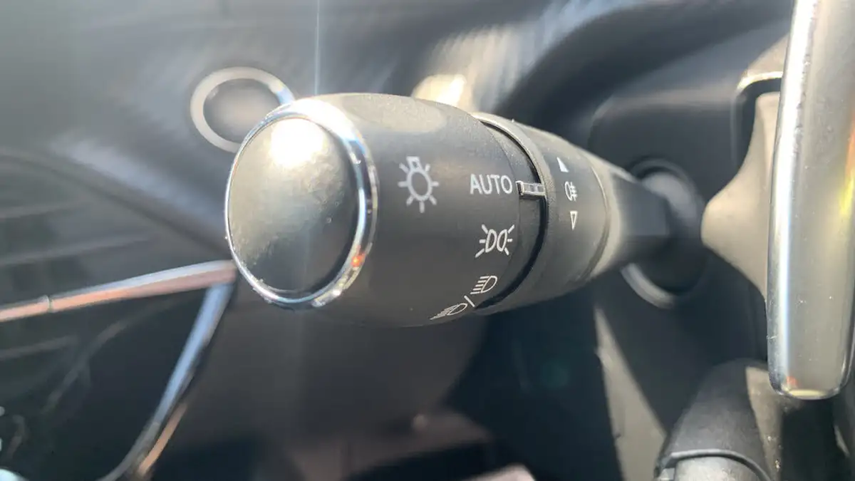 2020-peugeot-208-12-puretech-gt-line-100bhp-eat8-big-26
