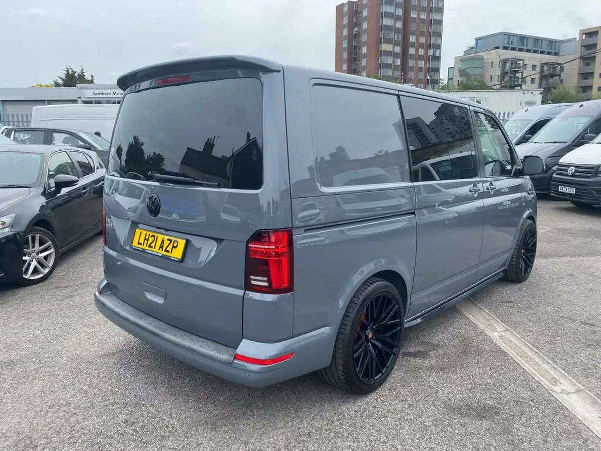 2021-volkswagen-transporter-20bitdi-t32-highline-bmt-swb-4motion-199pseu6dt-e-kombi-big-9