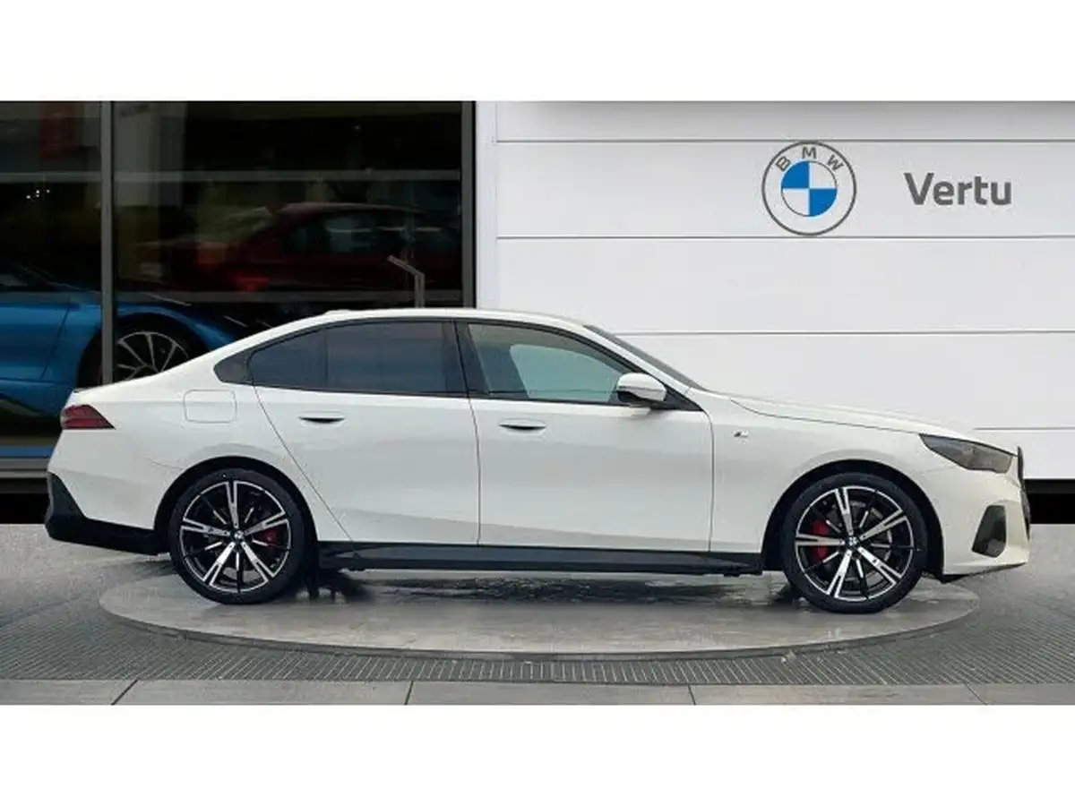2025-bmw-5-series-20-520i-m-sport-pro-mht-saloon-4d-big-2