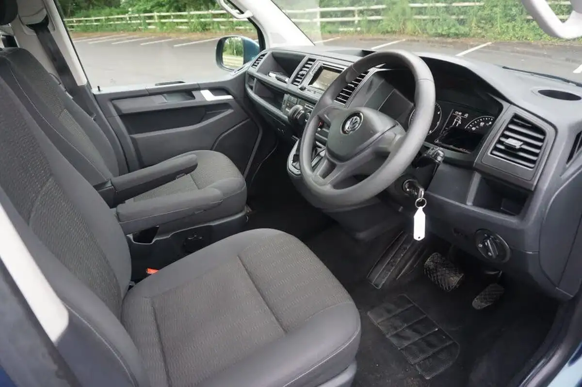 2019-volkswagen-transporter-shuttle-20tdi-t32-se-bmt-lwb-150pseu6dt-e-dsg-big-1