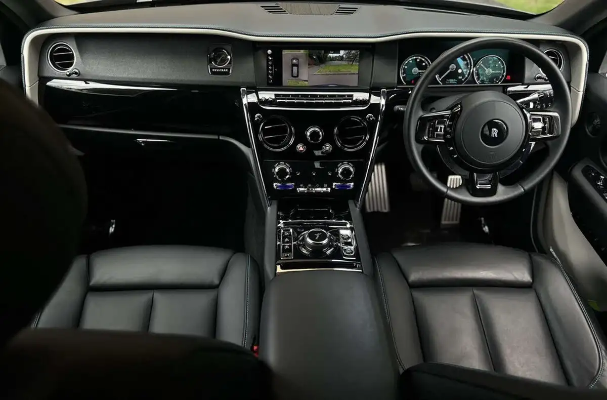 2022-rolls-royce-cullinan-675-big-11