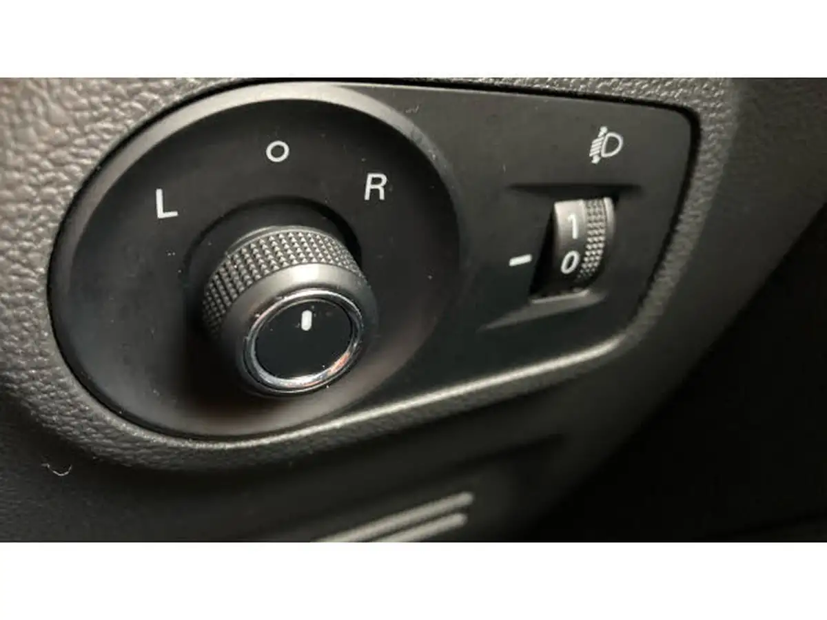 2020-mg-zs-suv-10t-gdi-exclusive-111ps-big-24