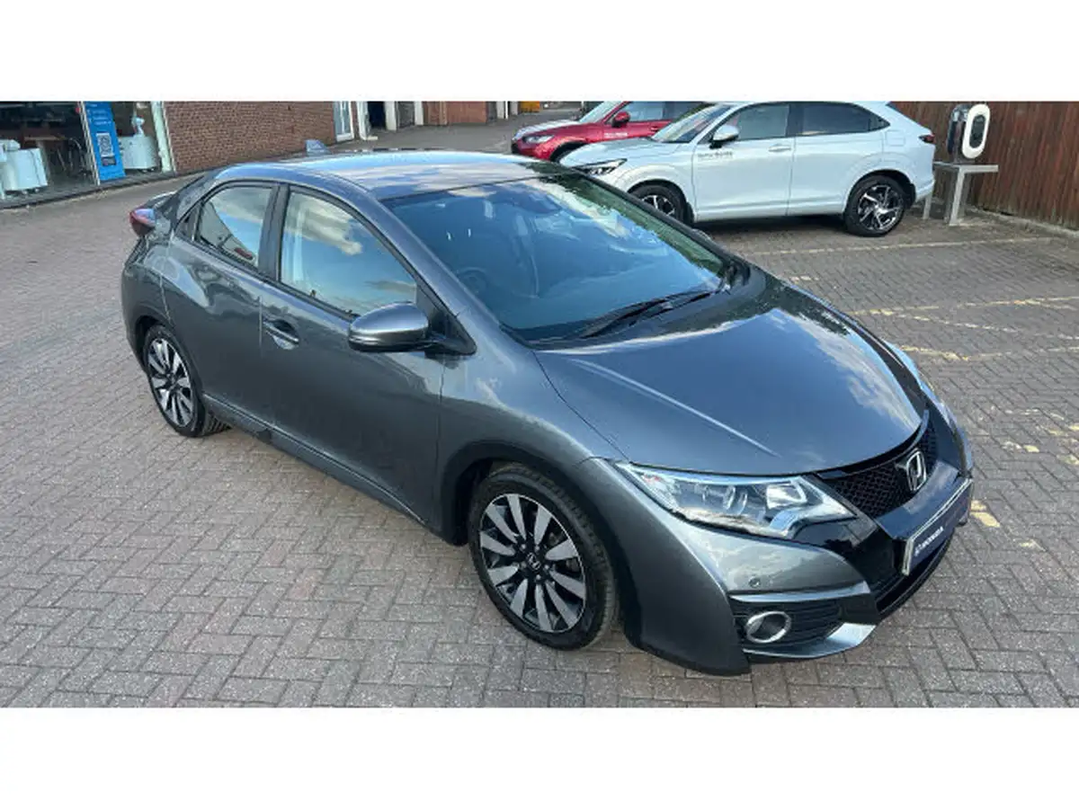 2015-honda-civic-18-se-plus-honda-connect-with-navi-hatchback-big-16