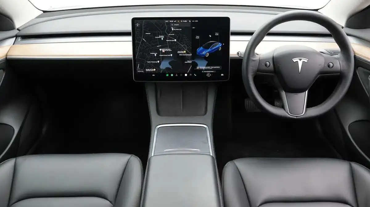 2021-tesla-model-3-e-long-range-awd-big-13