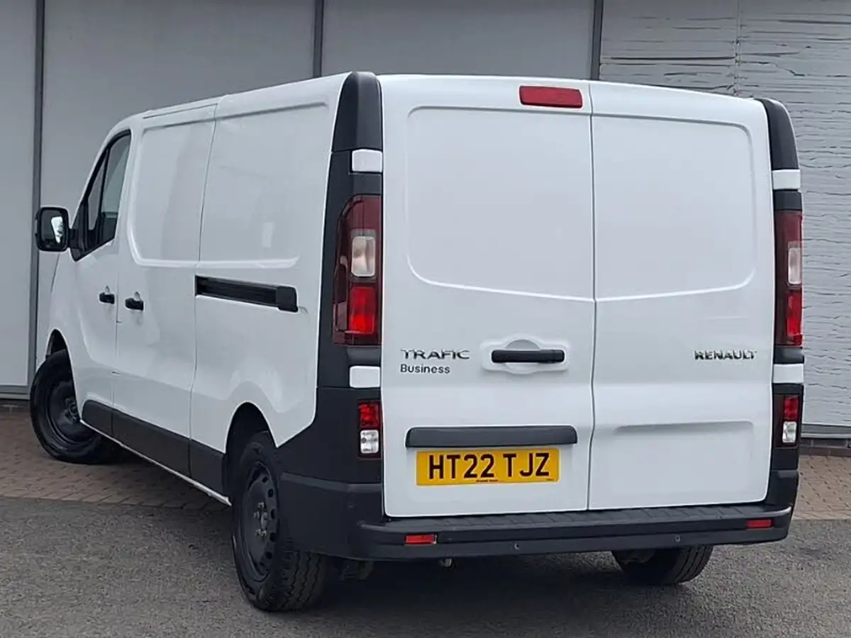 2022-renault-trafic-20dci-ll30-130-business-panel-big-1