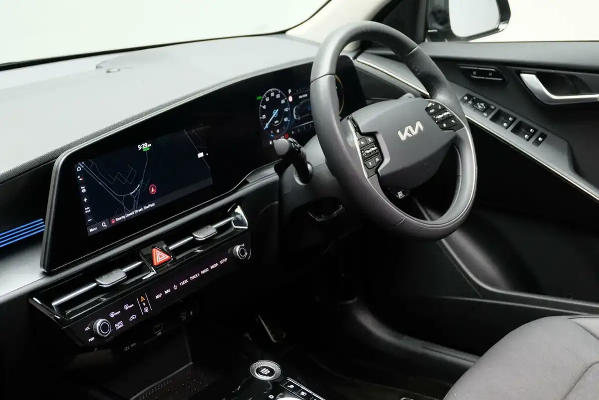 2024-kia-niro-16-gdi-4-127bhp-hev-132kwh-big-11