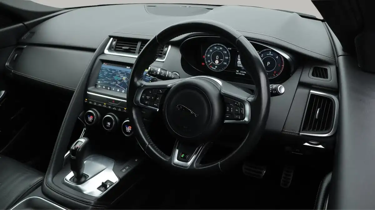 2018-jaguar-e-pace-20-i4d-r-dynamic-se-180ps-ss-big-8