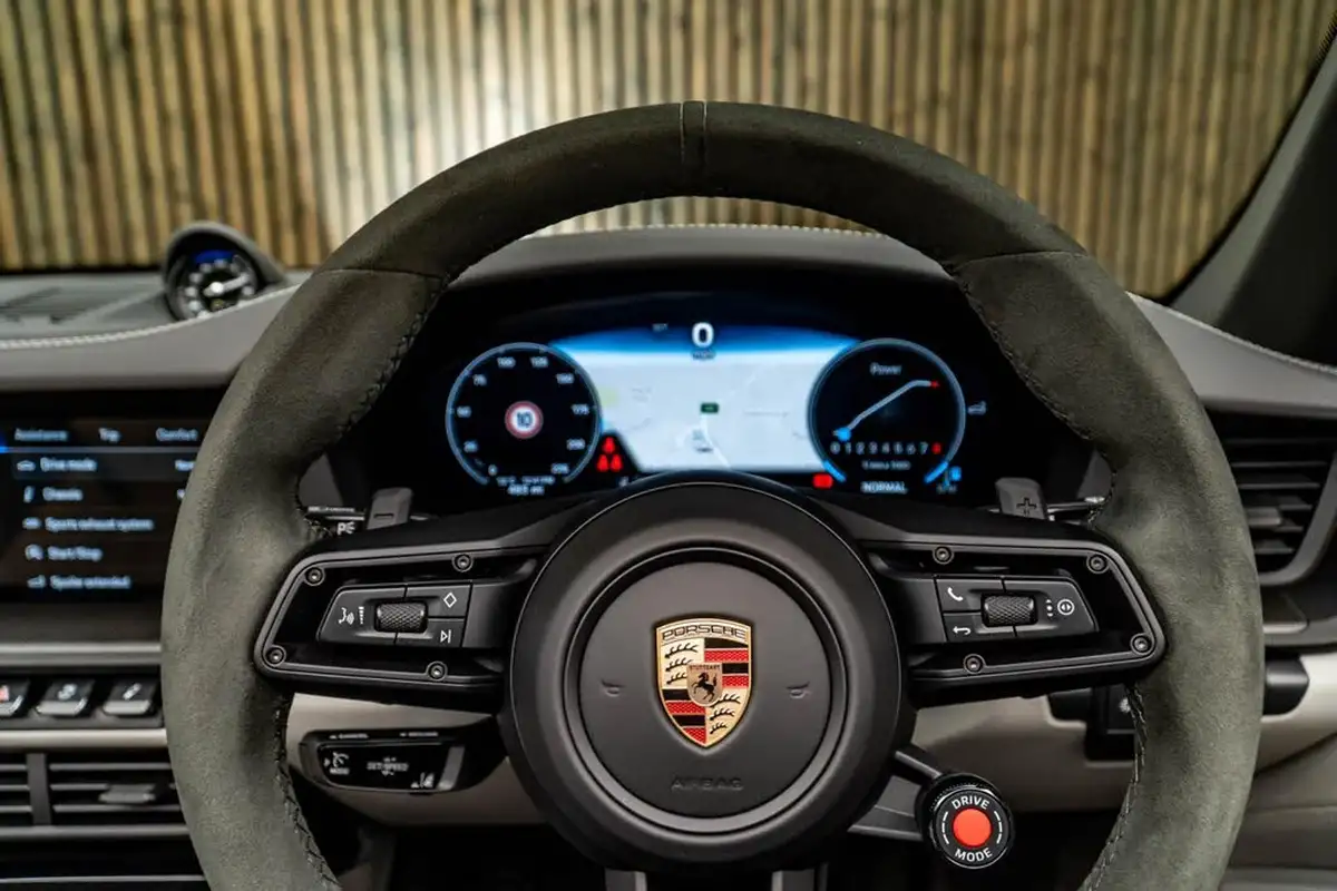 2025-porsche-911-30-targa-4-gts-541ps-3591cc-pdk-big-32
