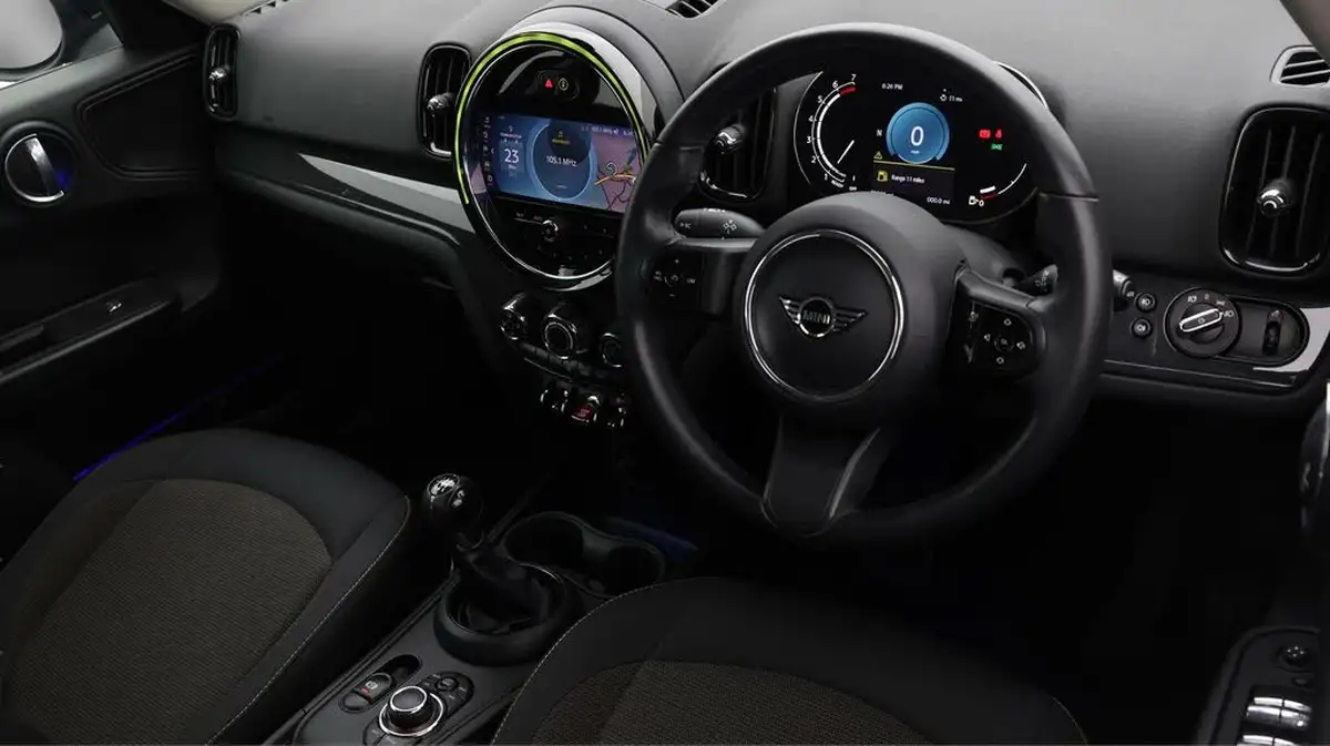 2021-mini-countryman-15-cooper-classic-big-9