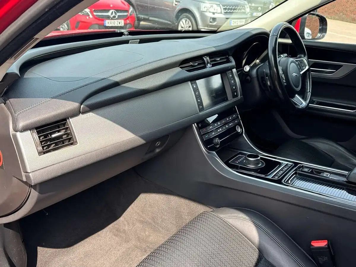 2018-jaguar-xf-20td-prestige-180ps-sportbrake-5d-1999cc-auto-big-8