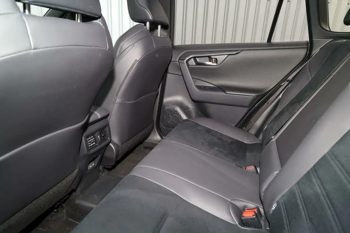 2024-toyota-rav4-25-vvt-i-gr-sport-302bhp-plug-in-big-11