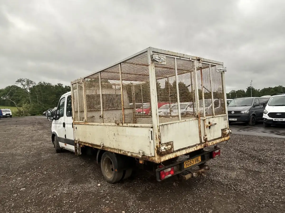 2013-iveco-daily-c-class-23td-35c13-lwb-35c13d-crewcab-big-13