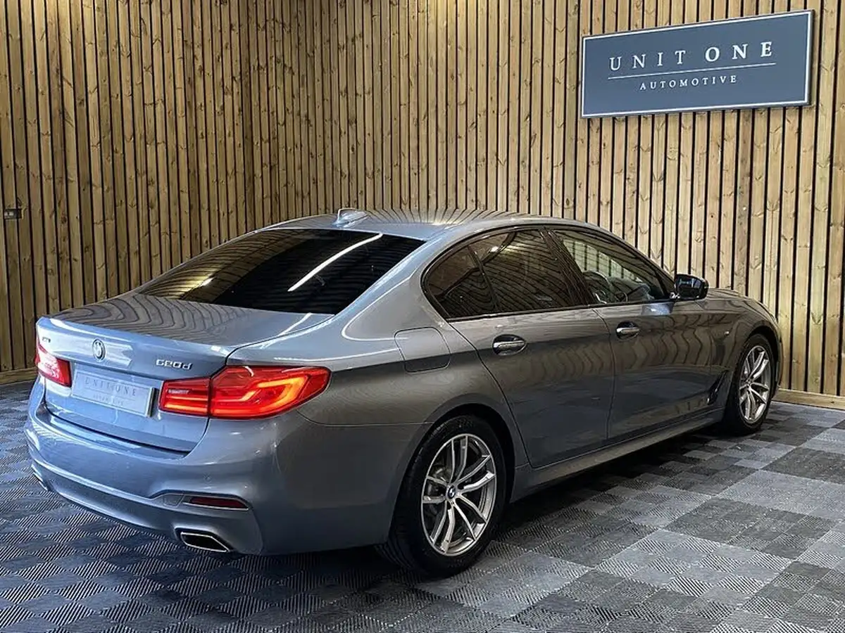 2017-bmw-5-series-20td-520d-m-sport-xdrive-saloon-4d-big-2