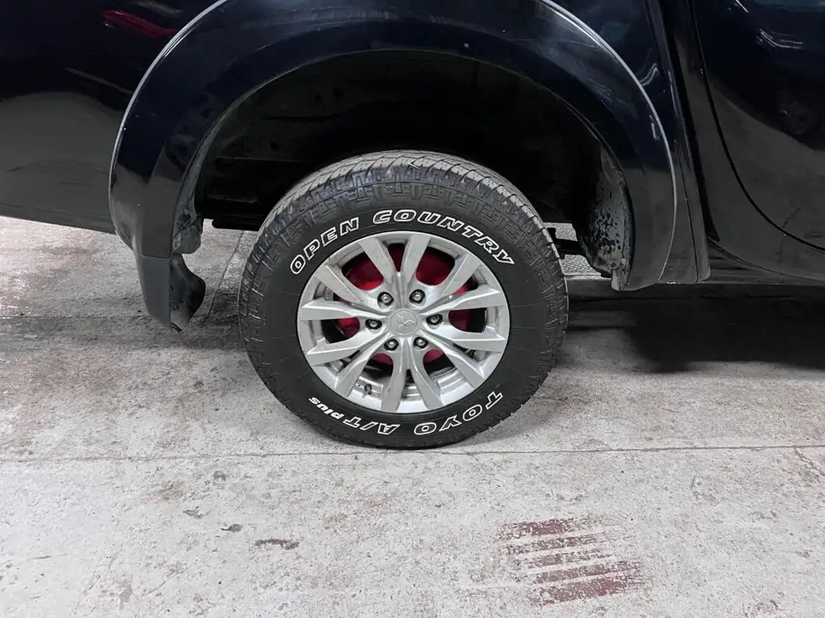 2016-mitsubishi-l200-25td-challenger-big-11
