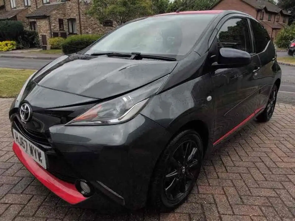 2017-toyota-aygo-10-vvt-i-x-press-71bhp-x-shift-big-1