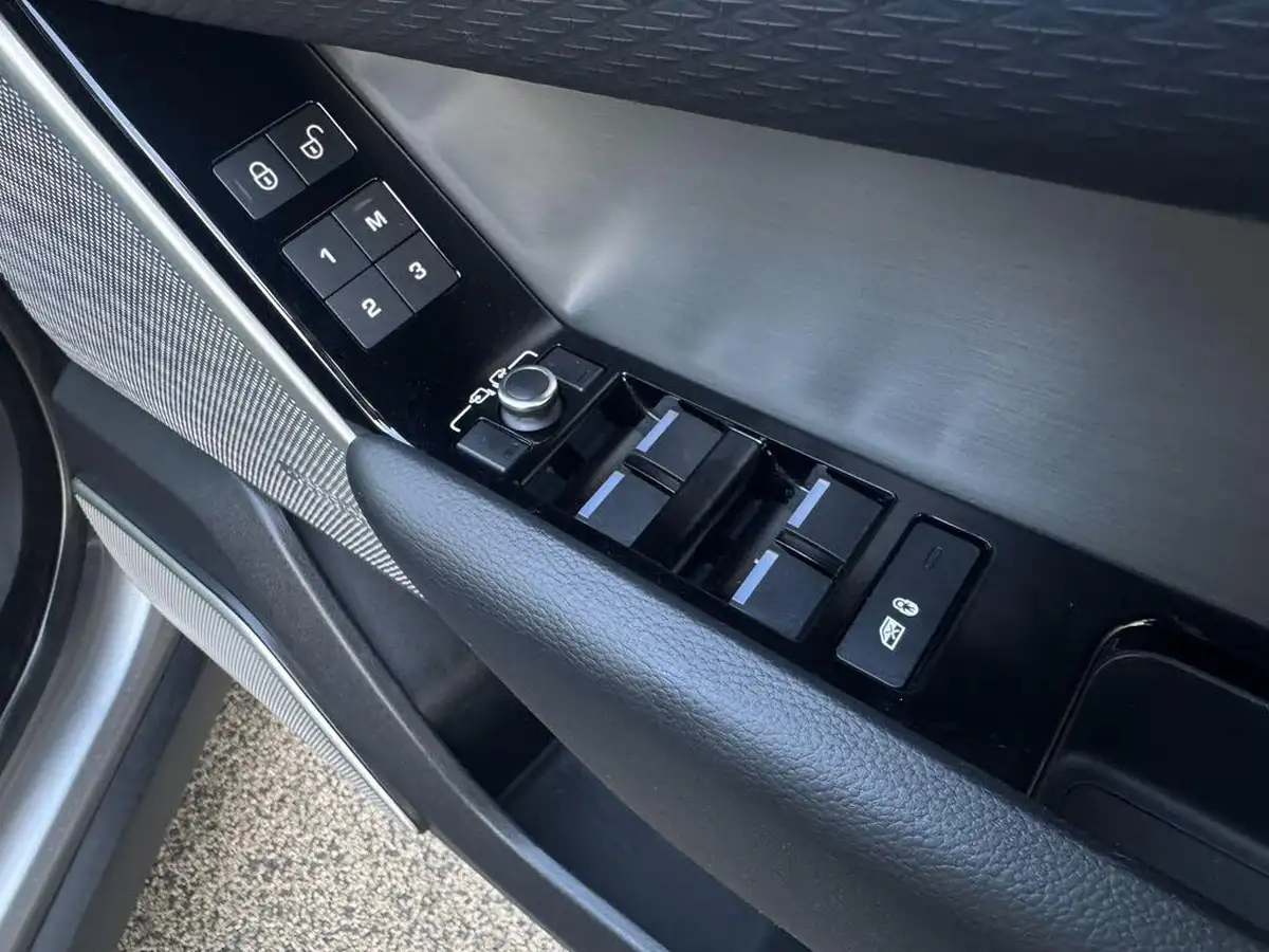 2020-land-rover-range-rover-velar-20-d180-r-dynamic-se-big-43