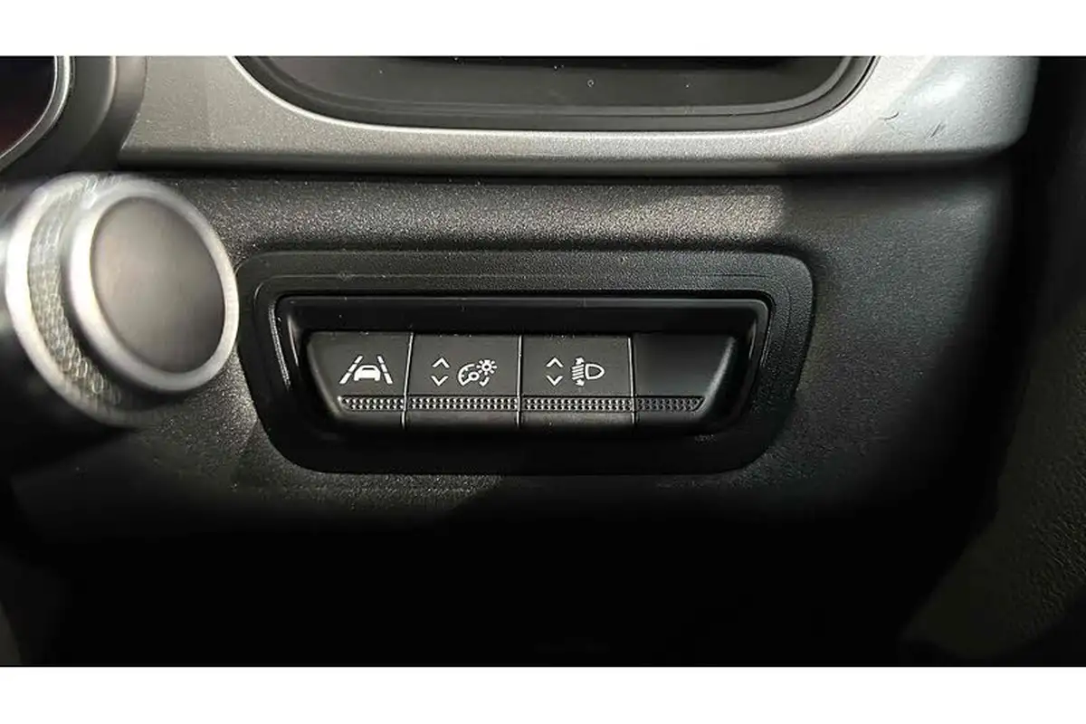 2021-renault-captur-13-tce-iconic-140ps-big-23