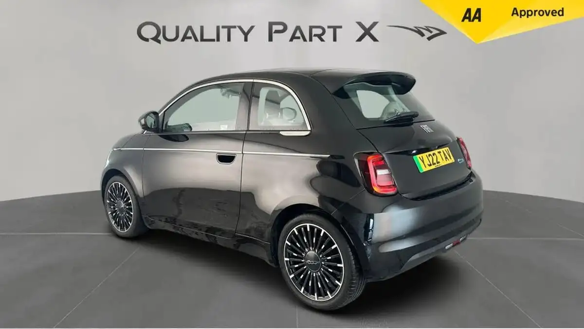 2022-fiat-500-e-la-prima-big-4