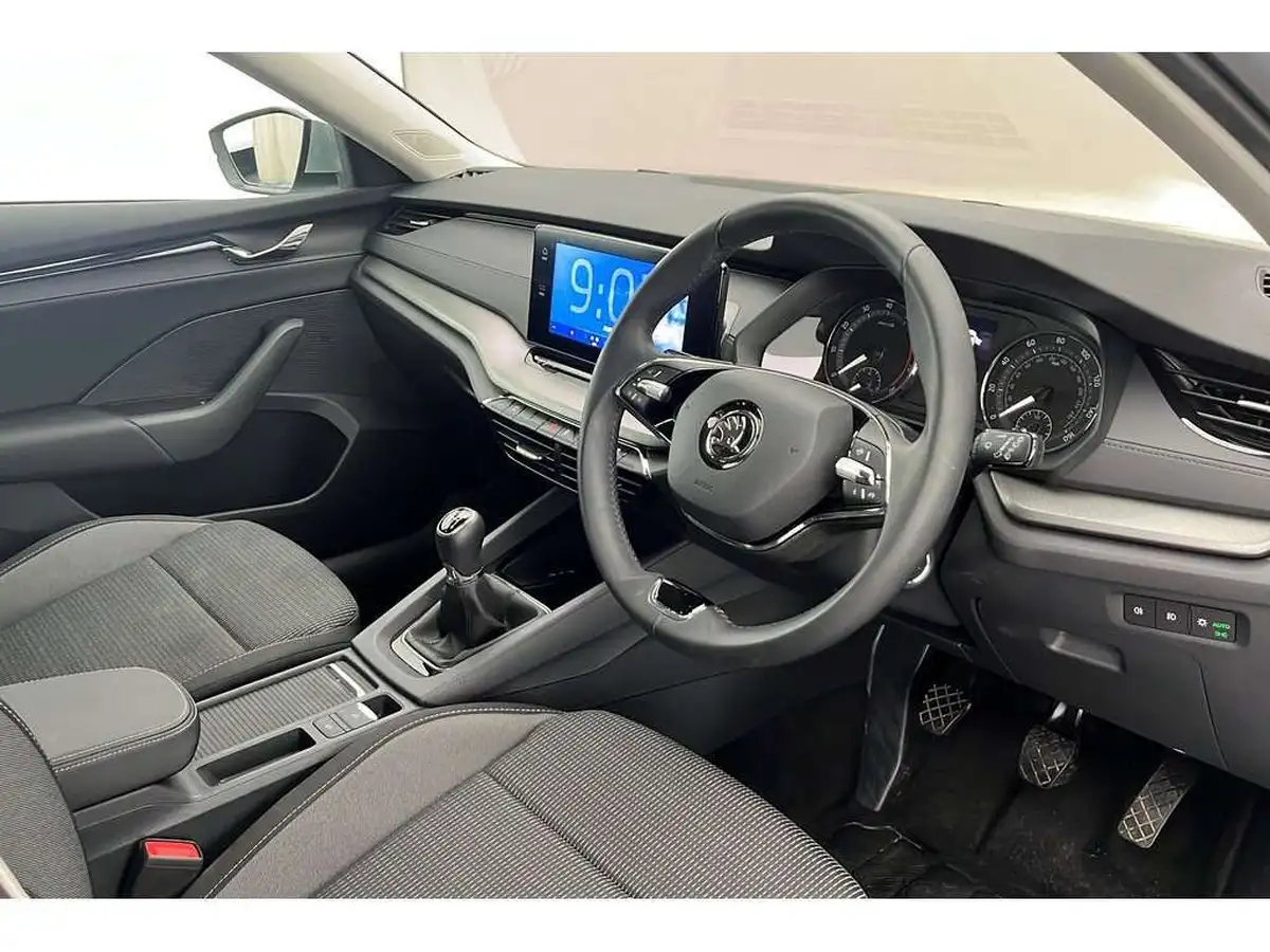 2024-skoda-octavia-15-tsi-se-estate-big-5