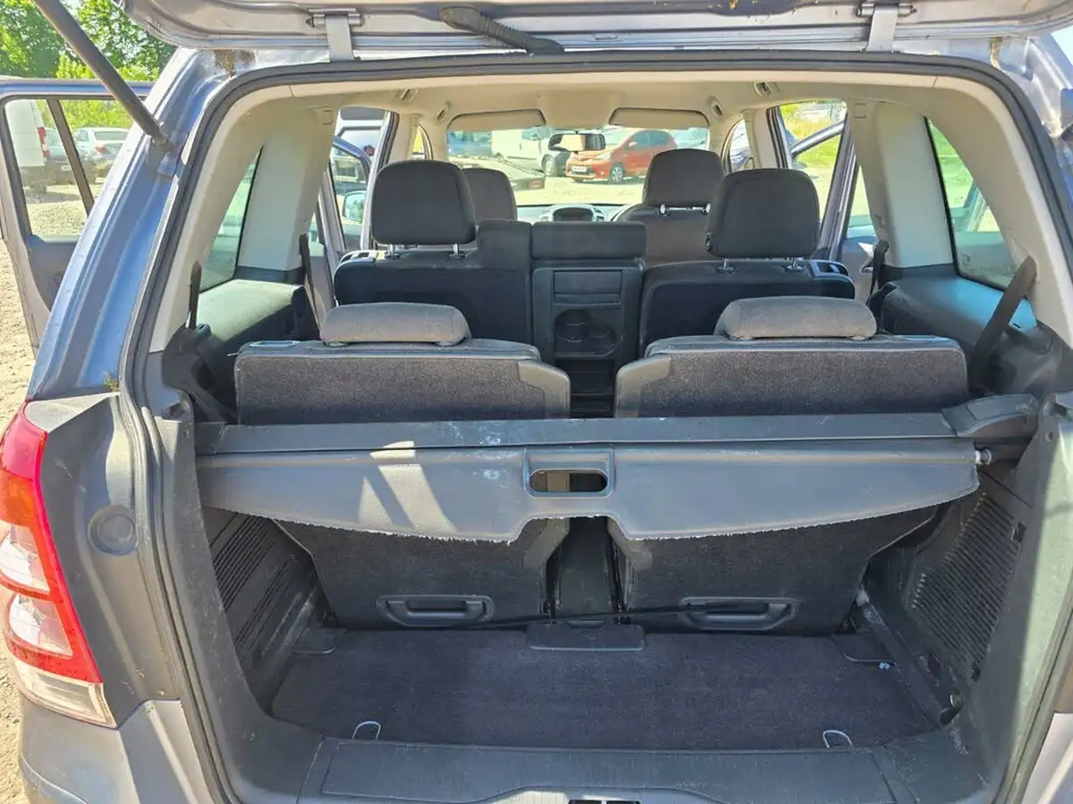 2010-vauxhall-zafira-16-exclusiv-115ps-big-32