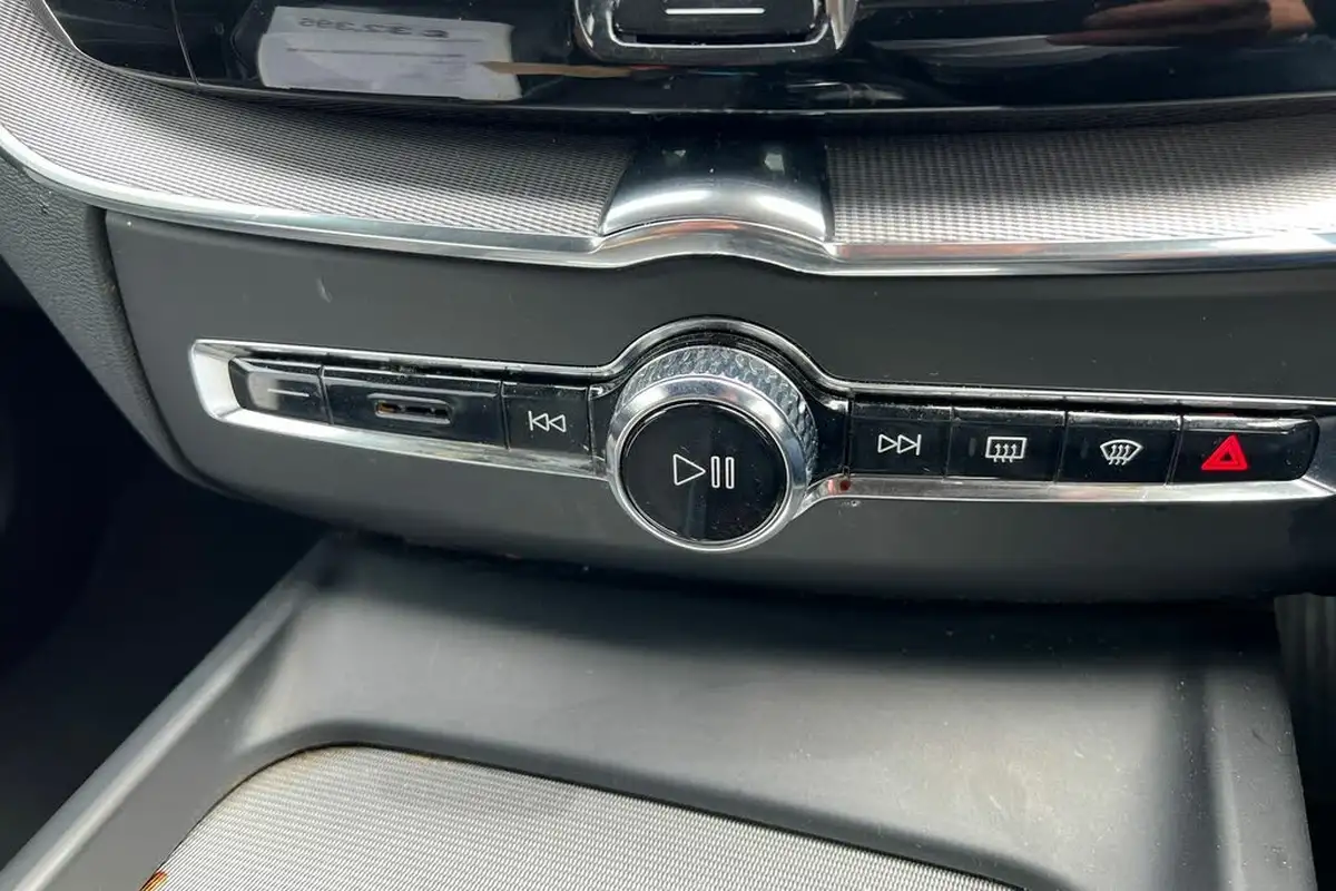 2021-volvo-xc60-20td-b4-r-design-awd-big-13