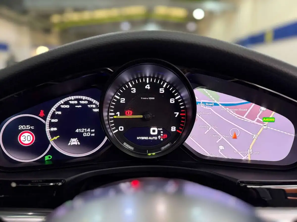 2018-porsche-panamera-29-v6-4-e-hybrid-sport-turismo-big-39