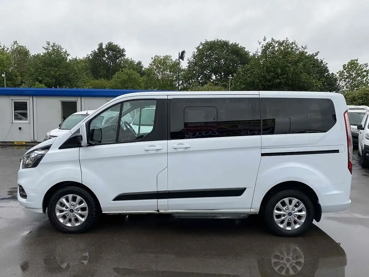 2018-ford-tourneo-custom-20tdci-320-l2-zetec-130ps-big-3