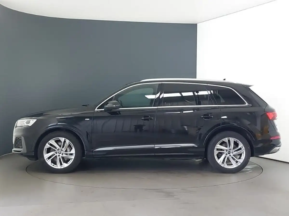 2022-audi-q7-30-55-tfsi-s-line-big-3