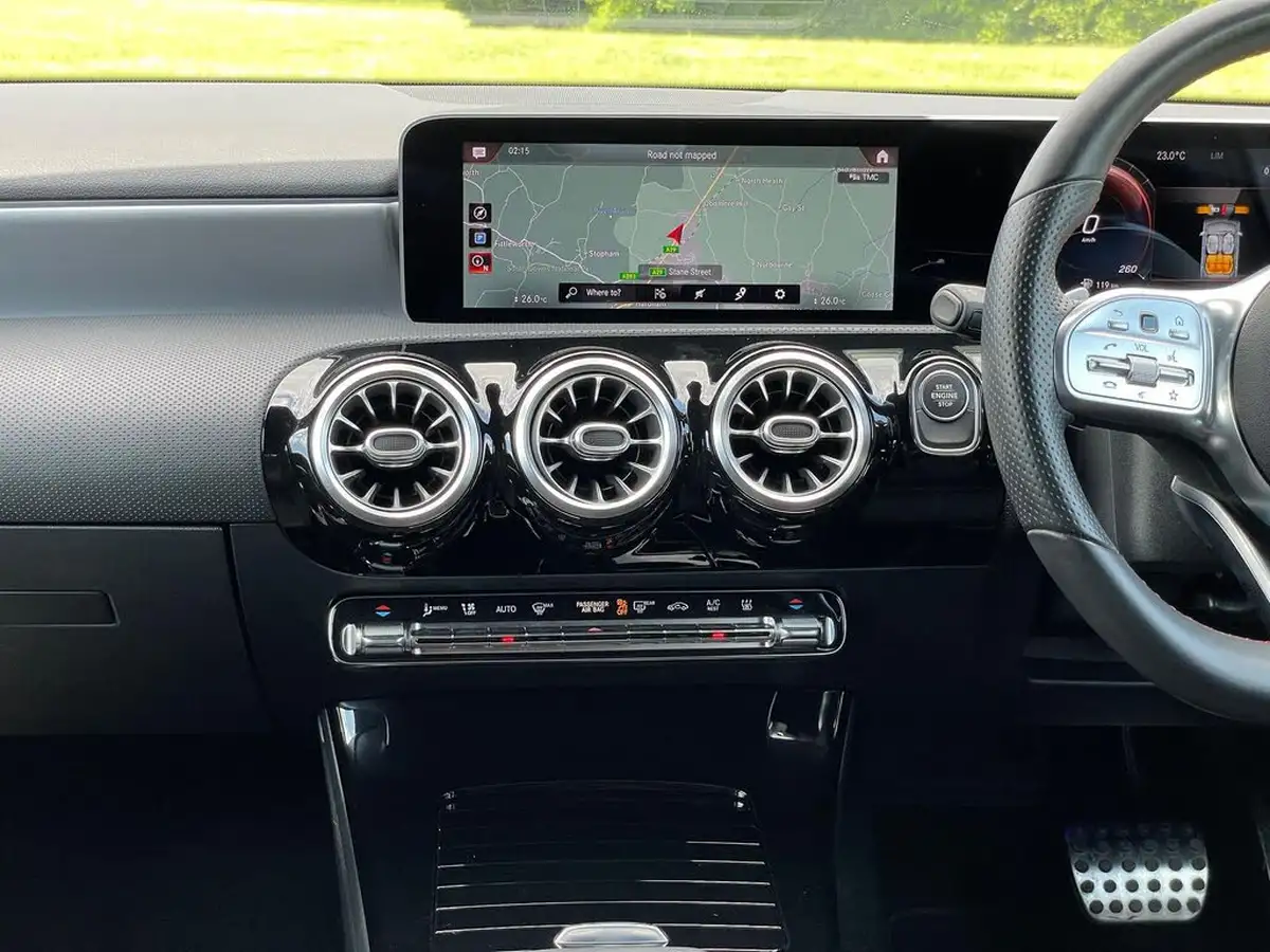 2020-mercedes-benz-a-class-13-a250e-amg-line-premium-hatchback-5d-big-33