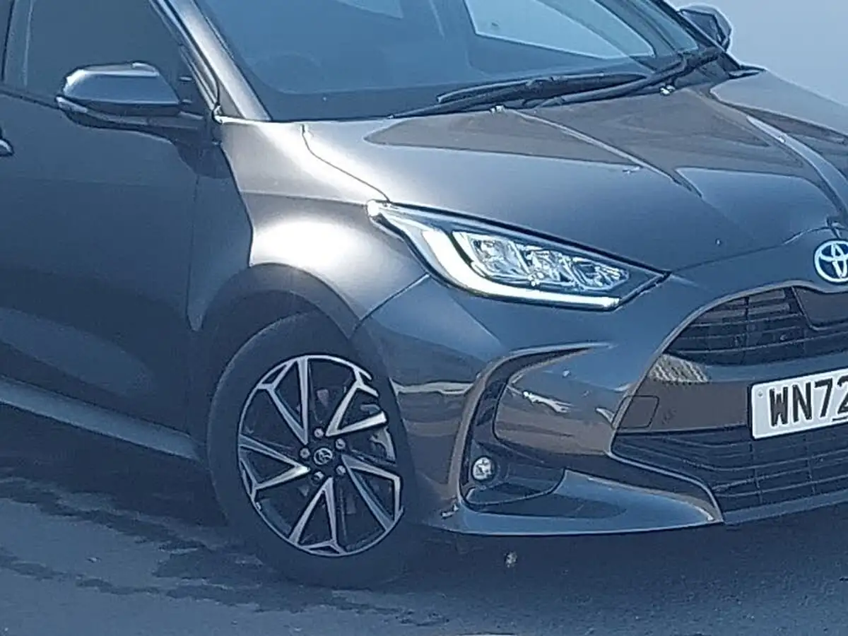 2022-toyota-yaris-15-vvt-i-design-big-8
