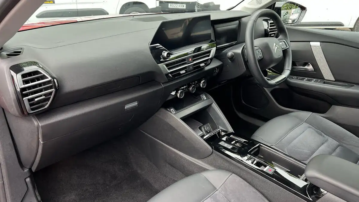 2024-citroen-c4-12-puretech-max-130ps-ss-eat8-big-11