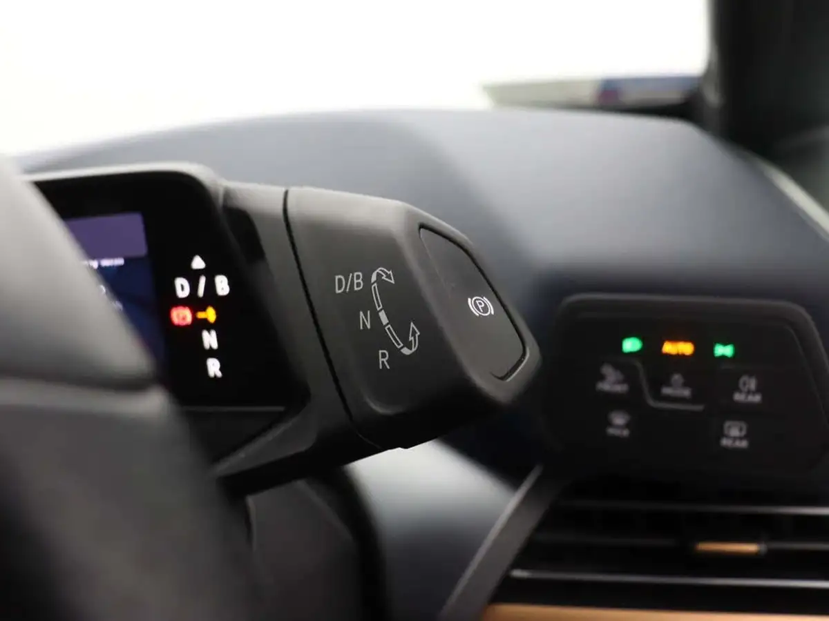 2022-cupra-born-e-v3-204ps-58kwh-big-31