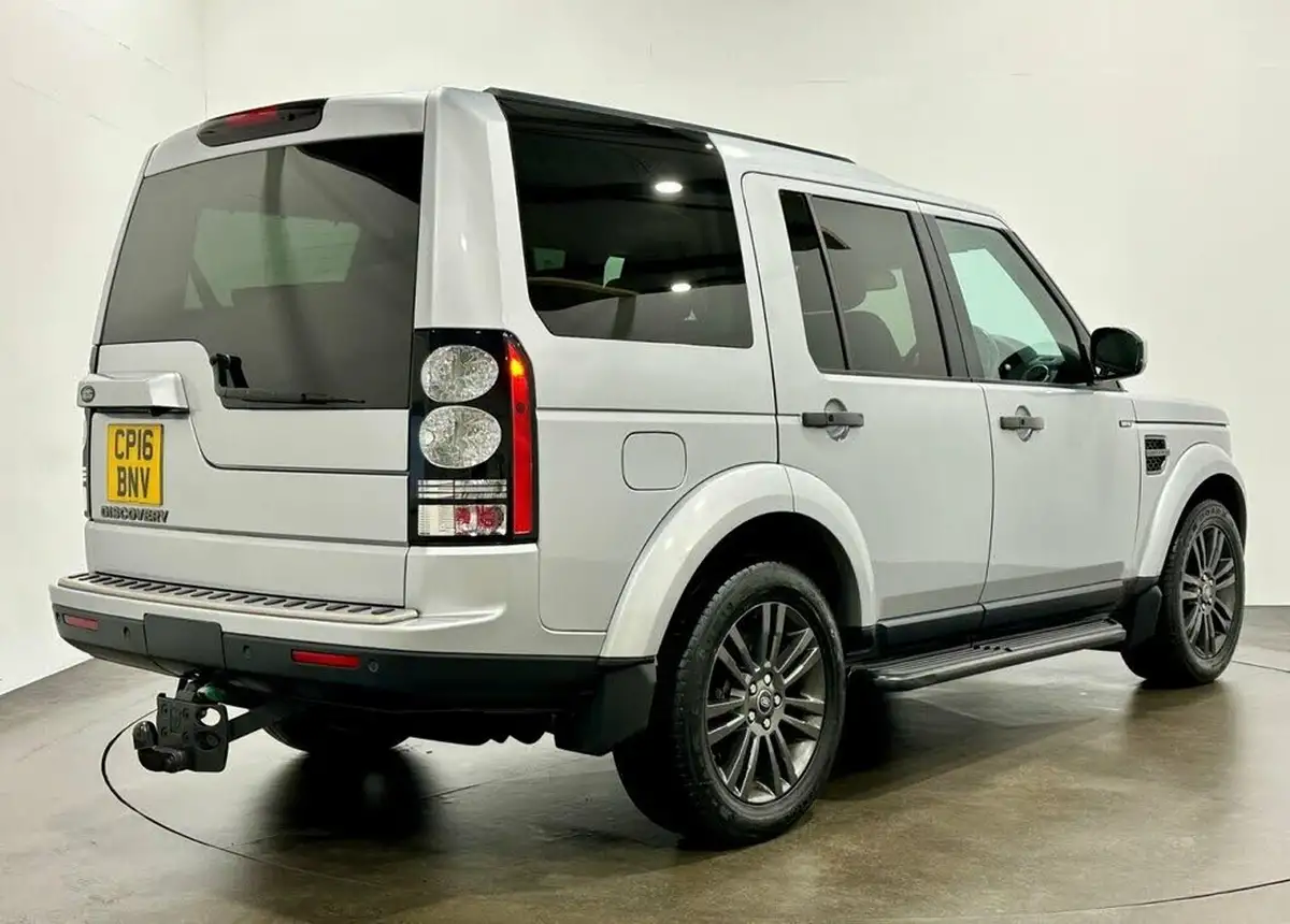 2016-land-rover-discovery-4-30-sd-v6-graphite-big-2