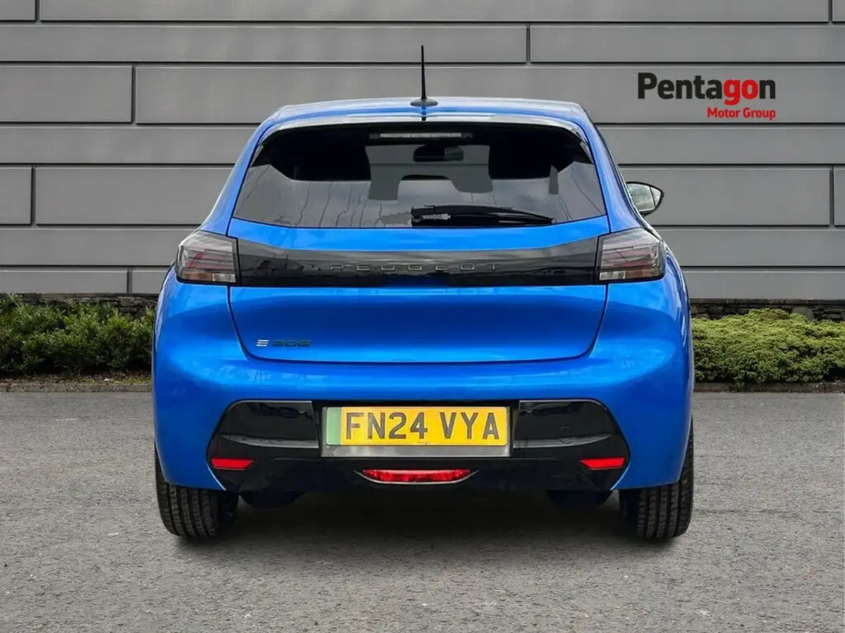 2024-peugeot-208-e-e-style-big-16