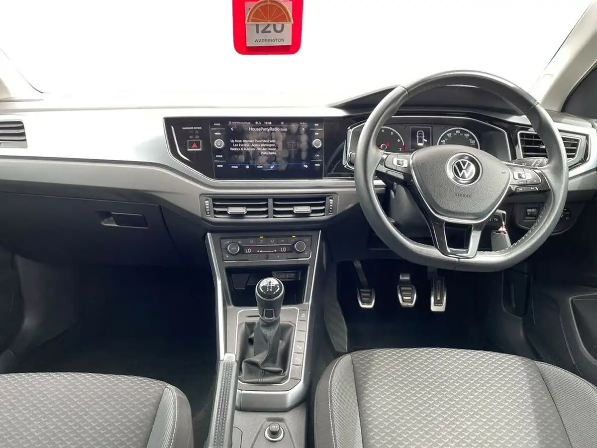2021-volkswagen-polo-10-active-big-7