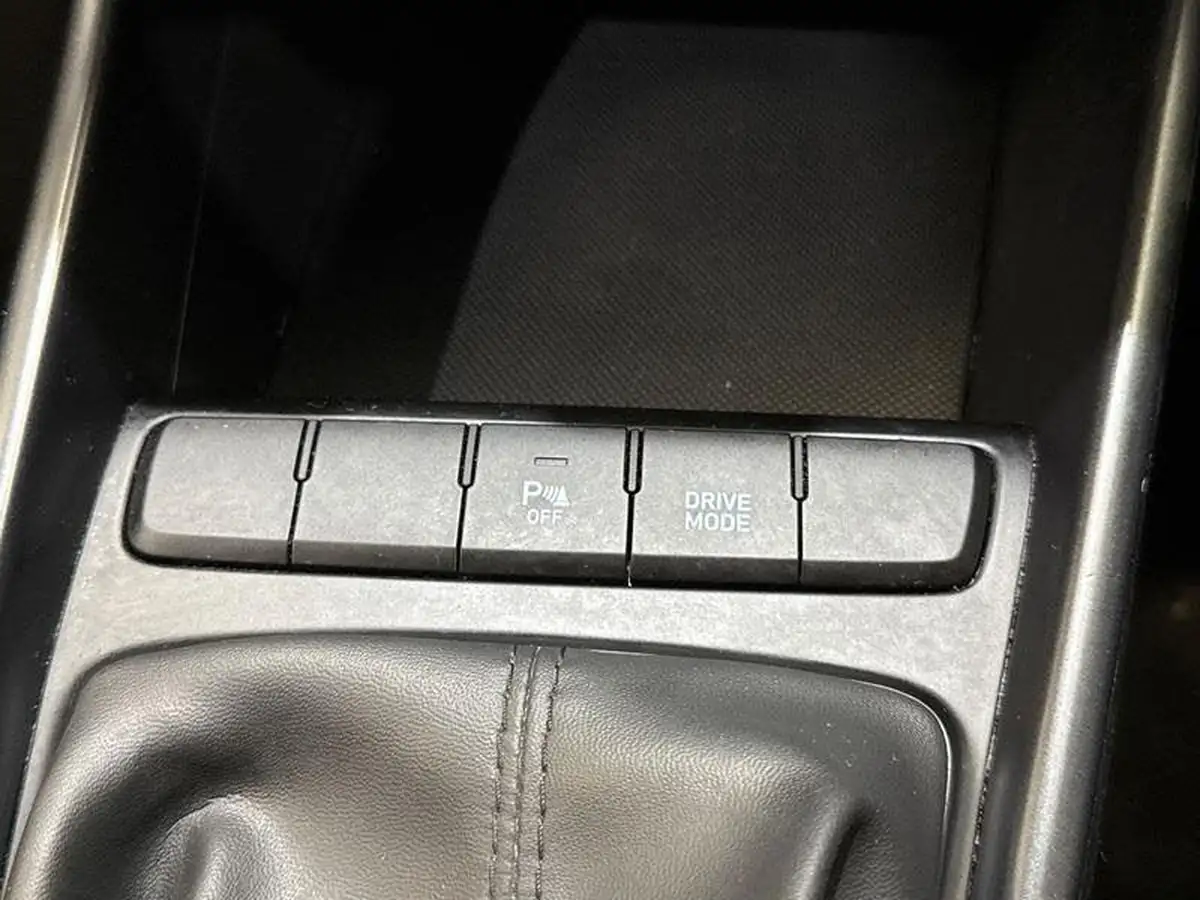 2022-hyundai-i20-10-t-gdi-se-connect-eclutch-imt-big-22