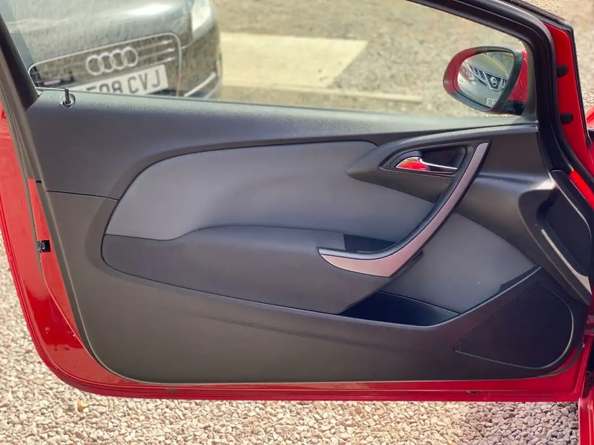2015-vauxhall-gtc-16-limited-edition-big-46