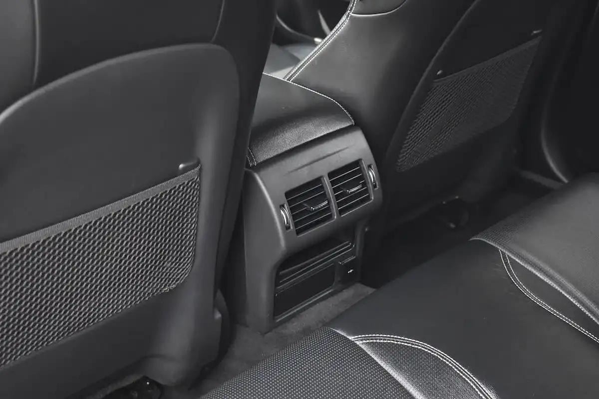 2021-jaguar-xe-20-d200-r-dynamic-black-big-42
