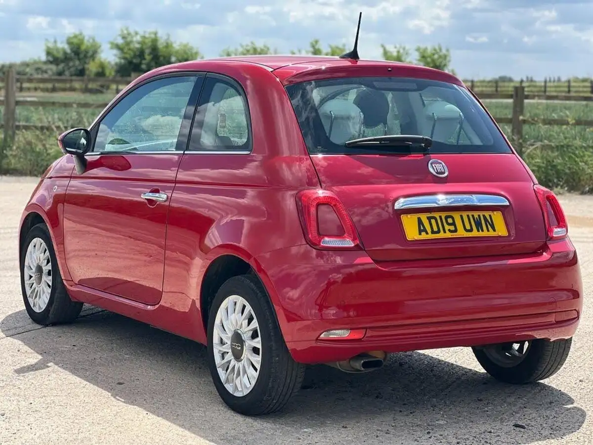 2019-fiat-500-12-lounge-big-3