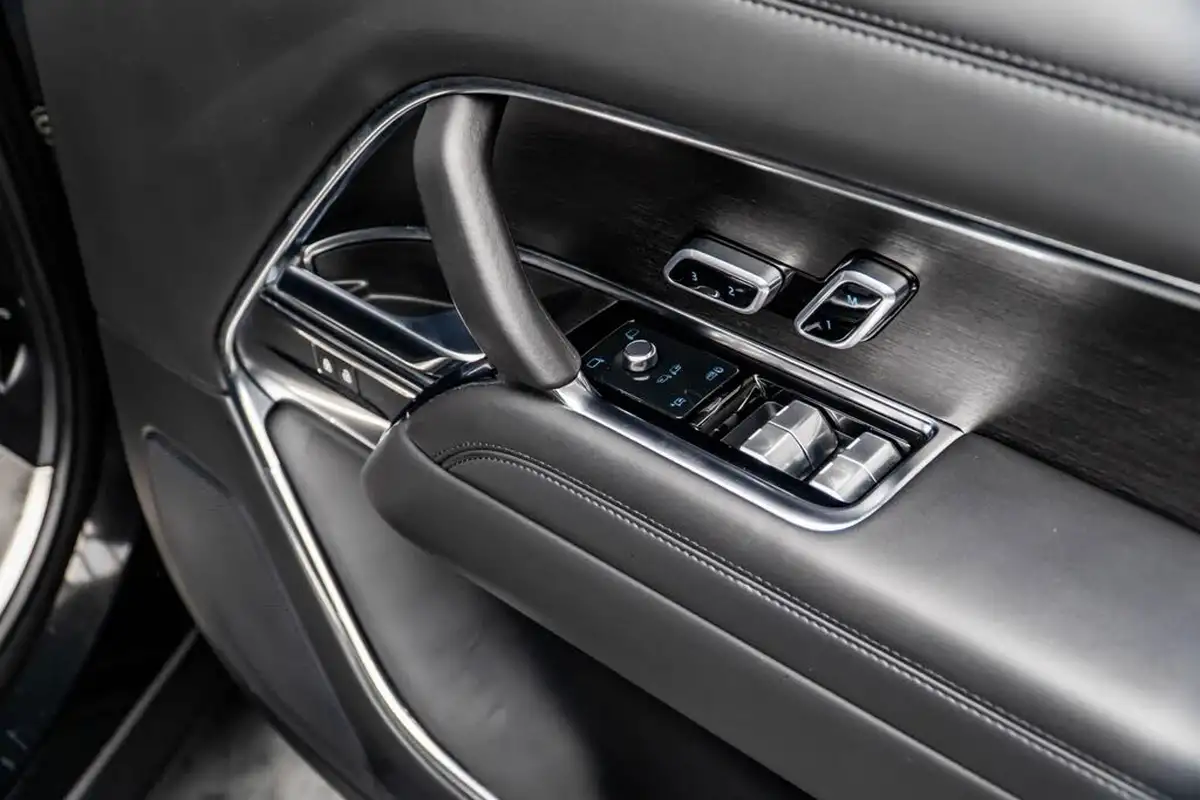 2022-land-rover-range-rover-30-d300-se-big-32