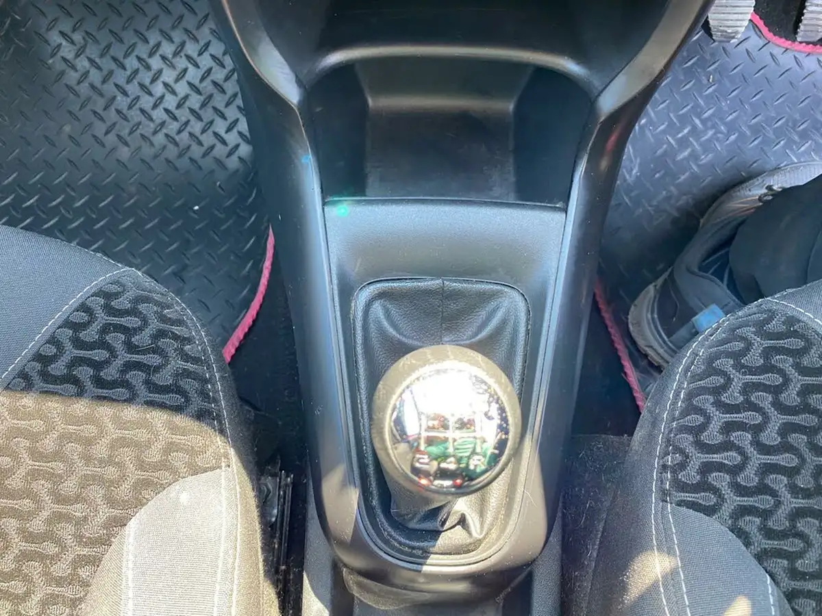 2011-citroen-c3-14-vtr-16v-95ps-1397cc-big-36