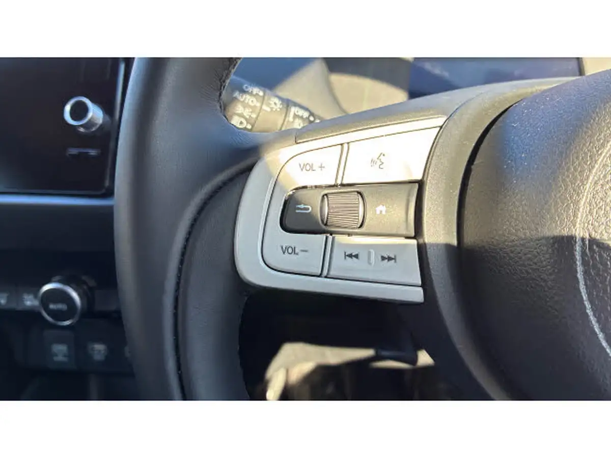2025-honda-jazz-15-i-mmd-crosstar-advance-big-12