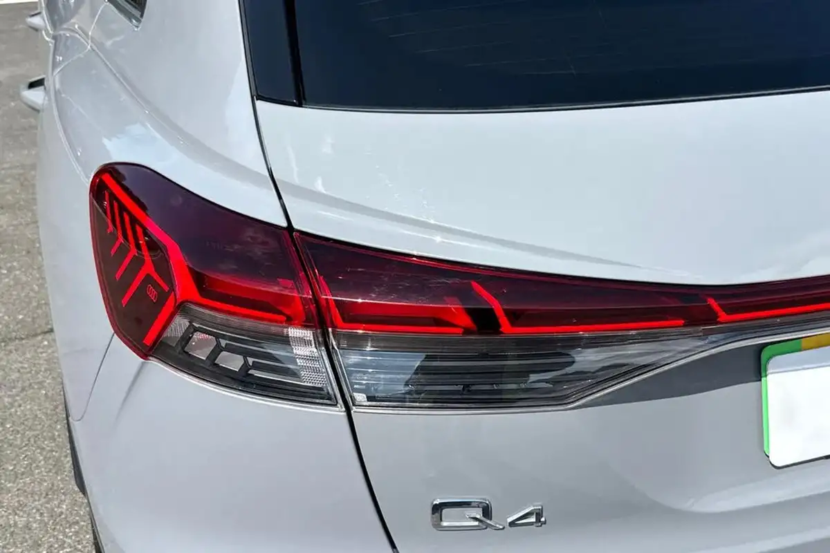 2023-audi-q4-e-tron-35e-s-line-station-wagon-big-6