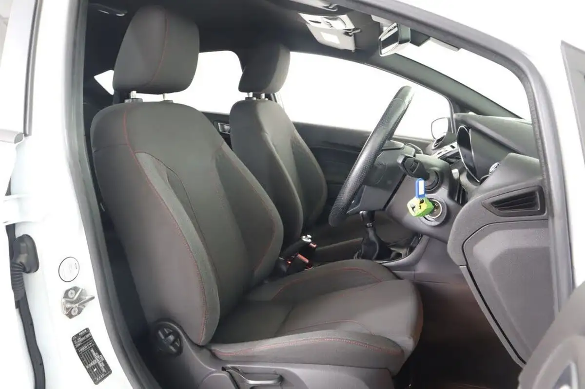 2017-ford-fiesta-10t-st-line-100ps-5d-big-35