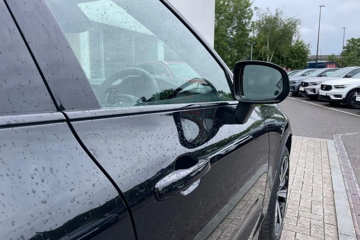2021-volvo-xc60-20-b5-r-design-pro-awd-big-15