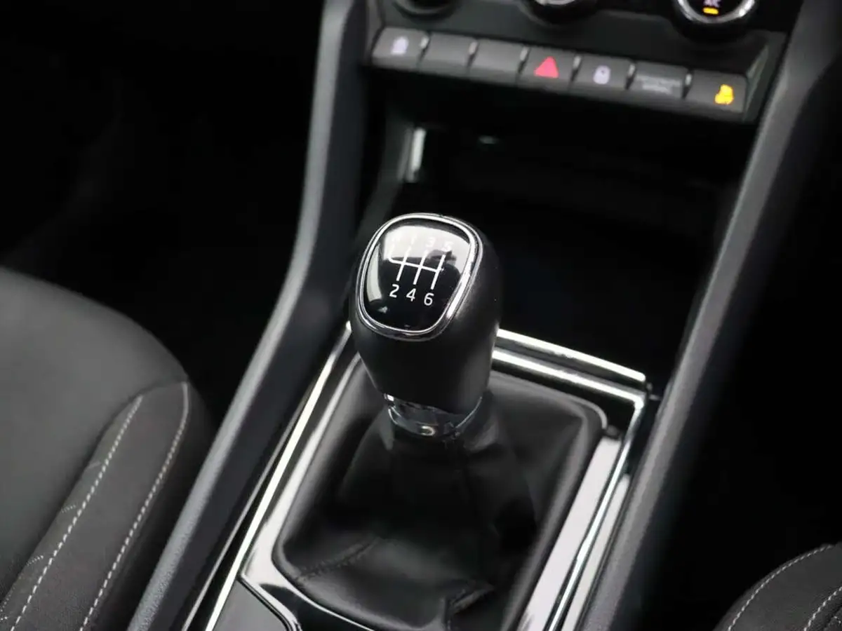 2019-skoda-karoq-15-tsi-se-big-27